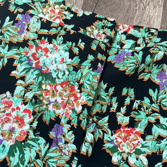 Topshop Shorts Floral Black and White size 4 - Picture 2 of 6